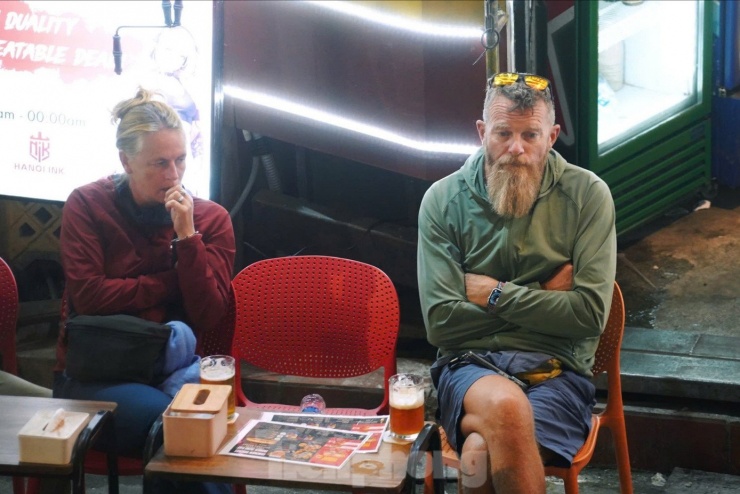 Gió lạnh 'chạm phố', người Hà Nội rủ nhau check-in đầu mùa - 9