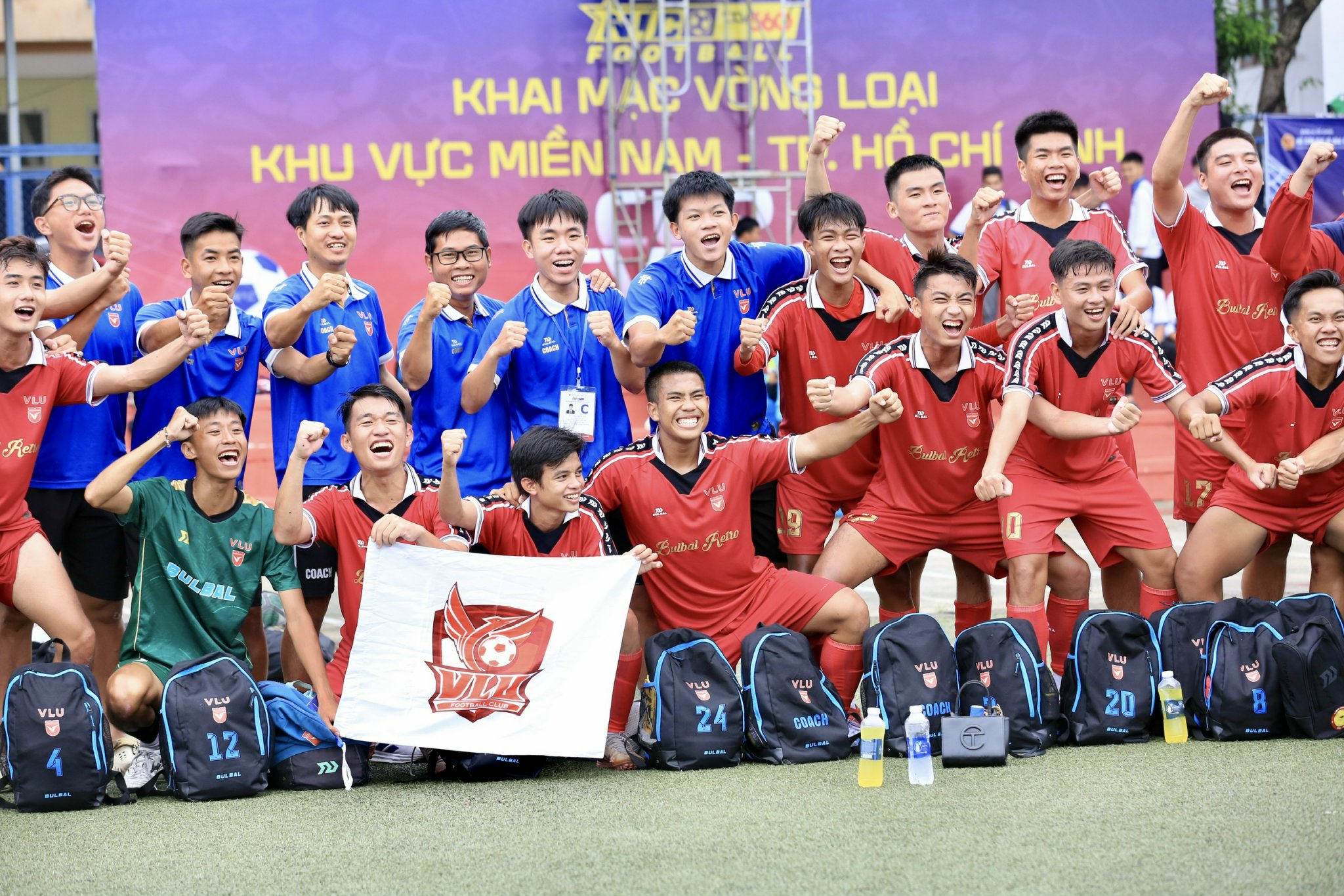 Kịch tính bóng đá sinh viên: 2 thẻ đỏ cùng 2 quả phạt đền, gay cấn đến giờ chót- Ảnh 6.