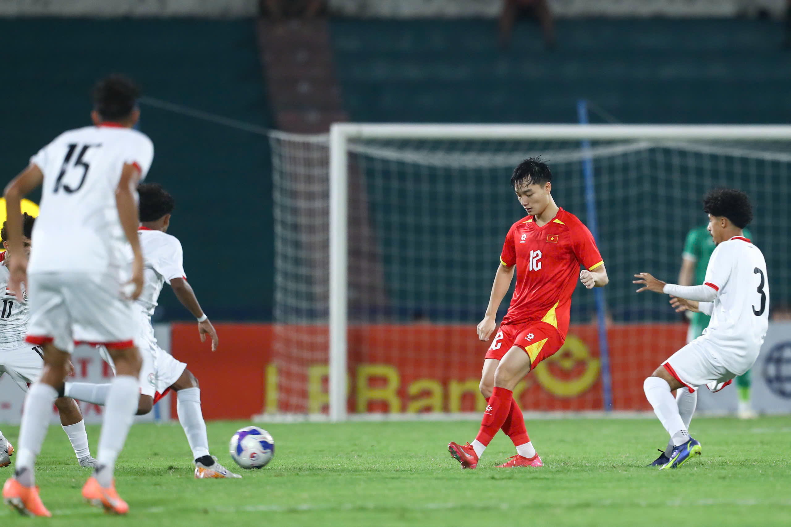 Lộ diện ngày đội tuyển Việt Nam và U.23 hội quân: HLV Kim Sang-sik chỉ được chọn 1, vì…- Ảnh 4.