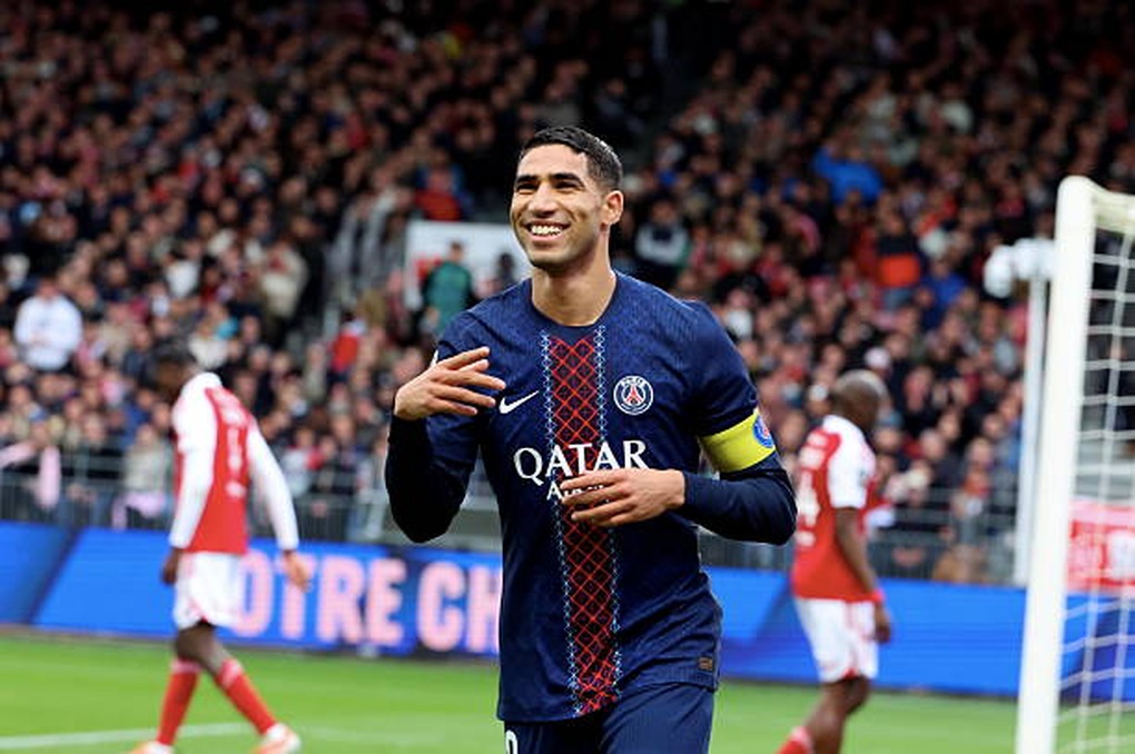 Bayern Munich thắng 13 trận liên tiếp, PSG lấy lại ngôi đầu bảng Ligue 1 - 3