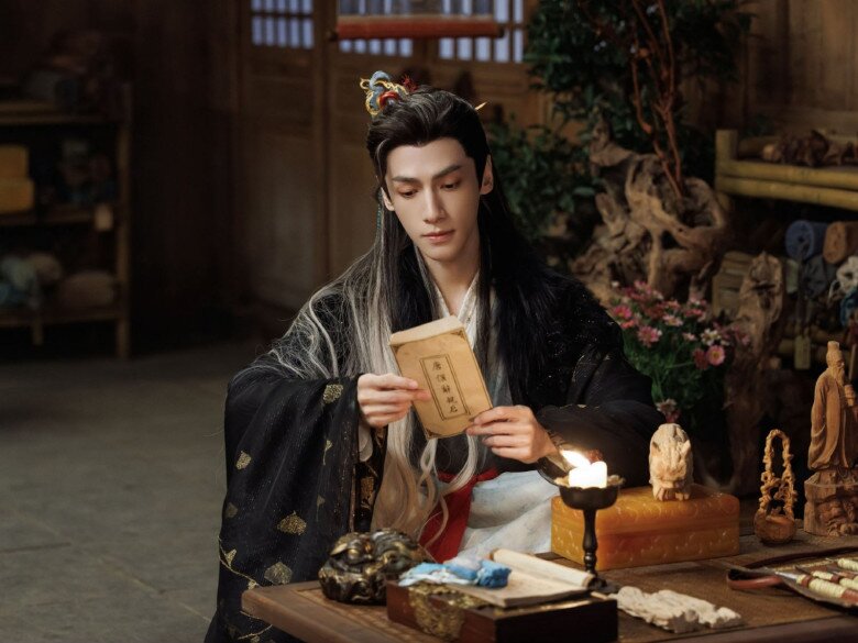 Đường Lệ Từ (La Vân Hi) bị cuốn vào vụ án Âm Sát, buộc phải tự chứng minh sự trong sạch của bản thân.