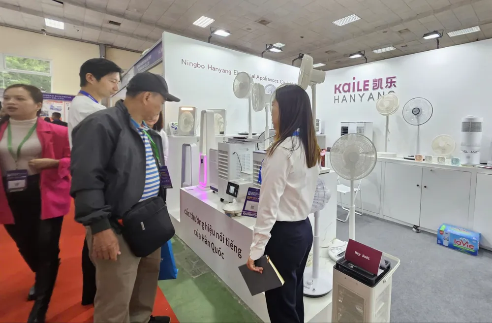 triển lãm điện từ 4.jpg