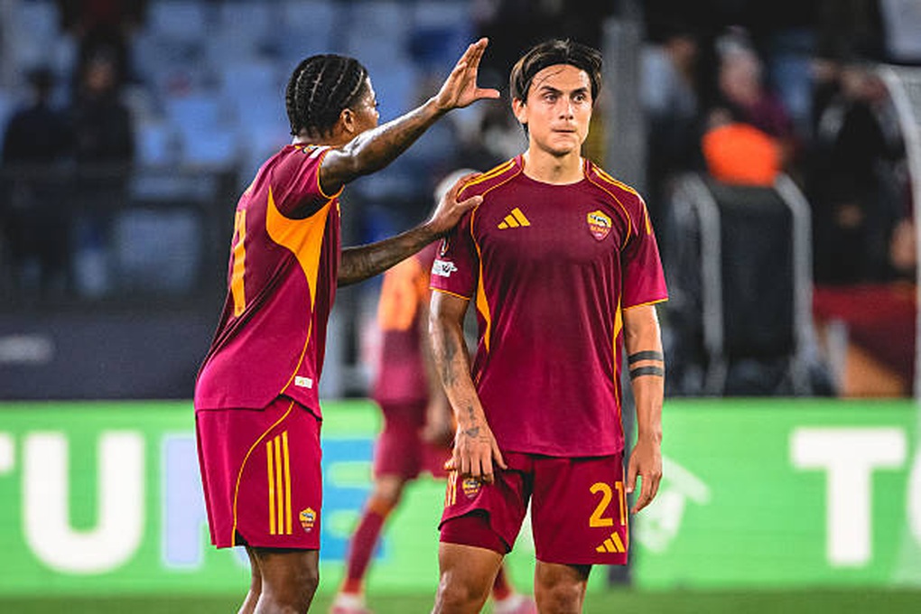 Real Betis của Antony mờ nhạt, các đội bóng lớn chật vật ở Europa League - 3