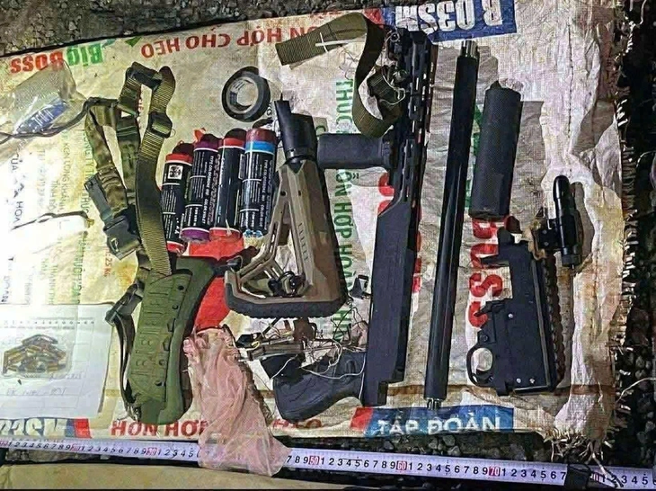 Đề nghị truy tố hung thủ dùng súng thảm sát 3 người trong một gia đình ở Đồng Nai 2 Đề nghị truy tố hung thủ dùng súng thảm sát 3 người trong một gia đình ở Đồng Nai - Ảnh 2.