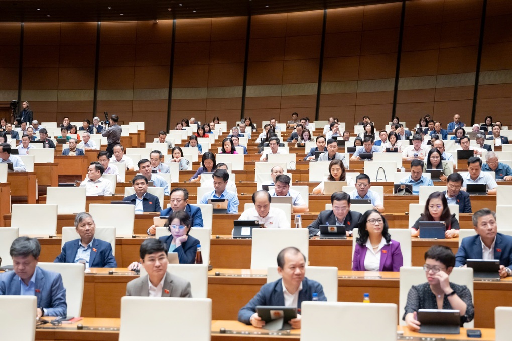 Thủ tướng: “Sẽ cân đối, tính toán để tăng lương sớm” - 2