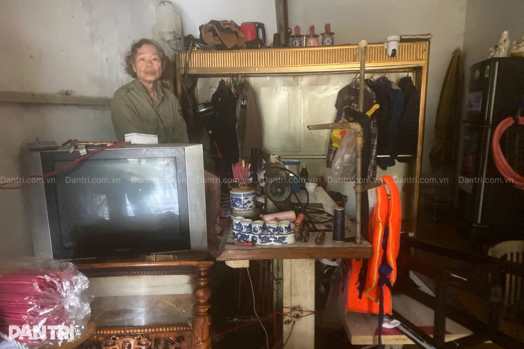 Miền Trung oằn mình trong lũ, nhà sập, người mất, tài sản cuốn trôi - 3