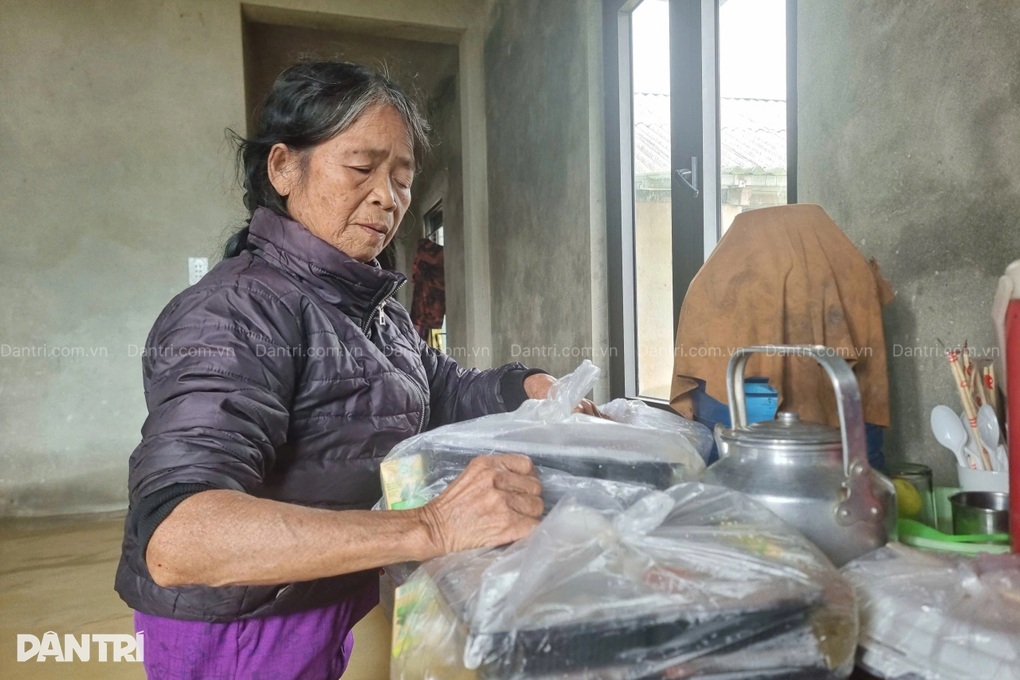 Miền Trung oằn mình trong lũ, nhà sập, người mất, tài sản cuốn trôi - 6