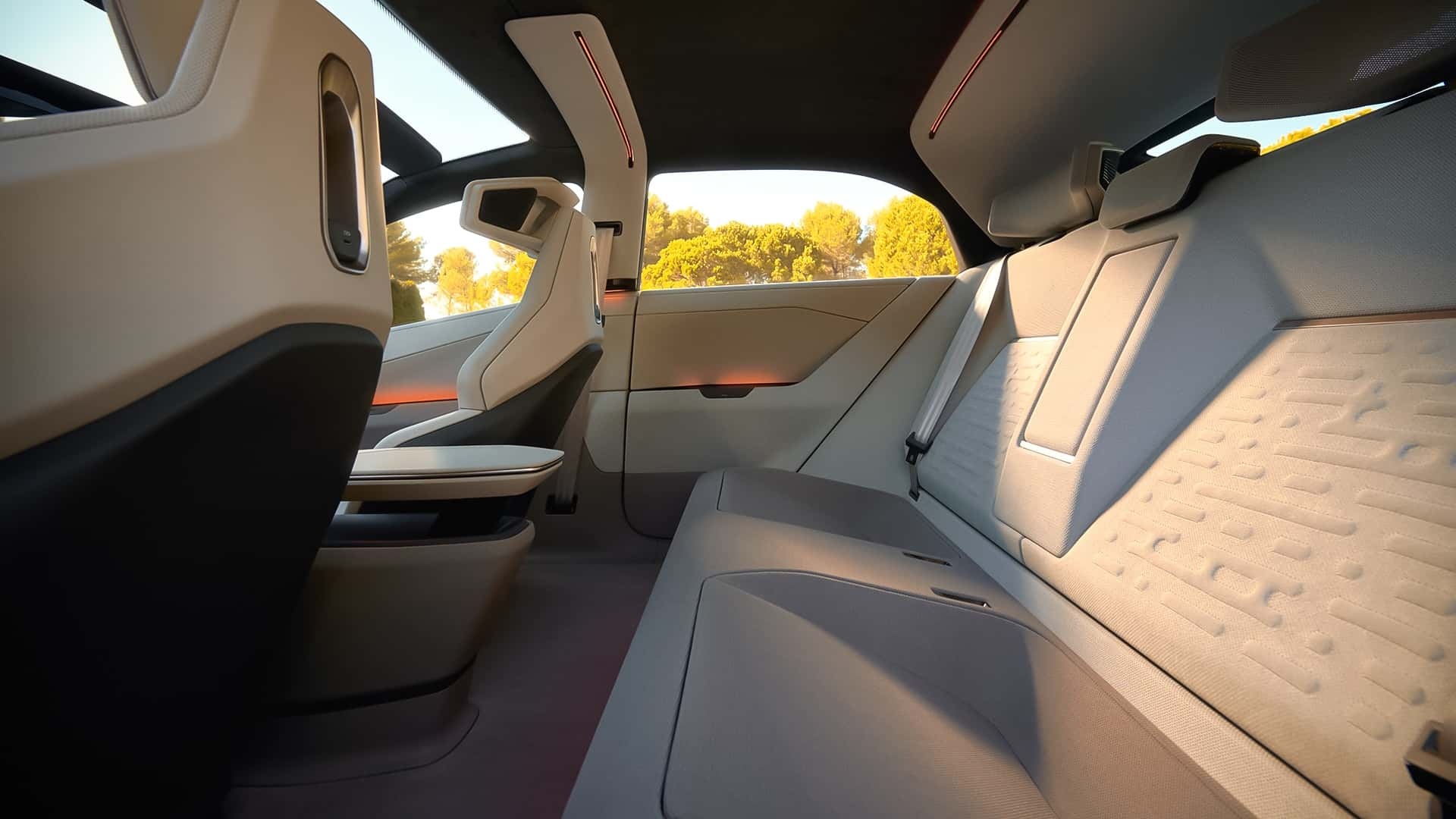 Toyota Corolla Concept ra mắt: Khi xe bán chạy nhất thế giới lột xác - 10