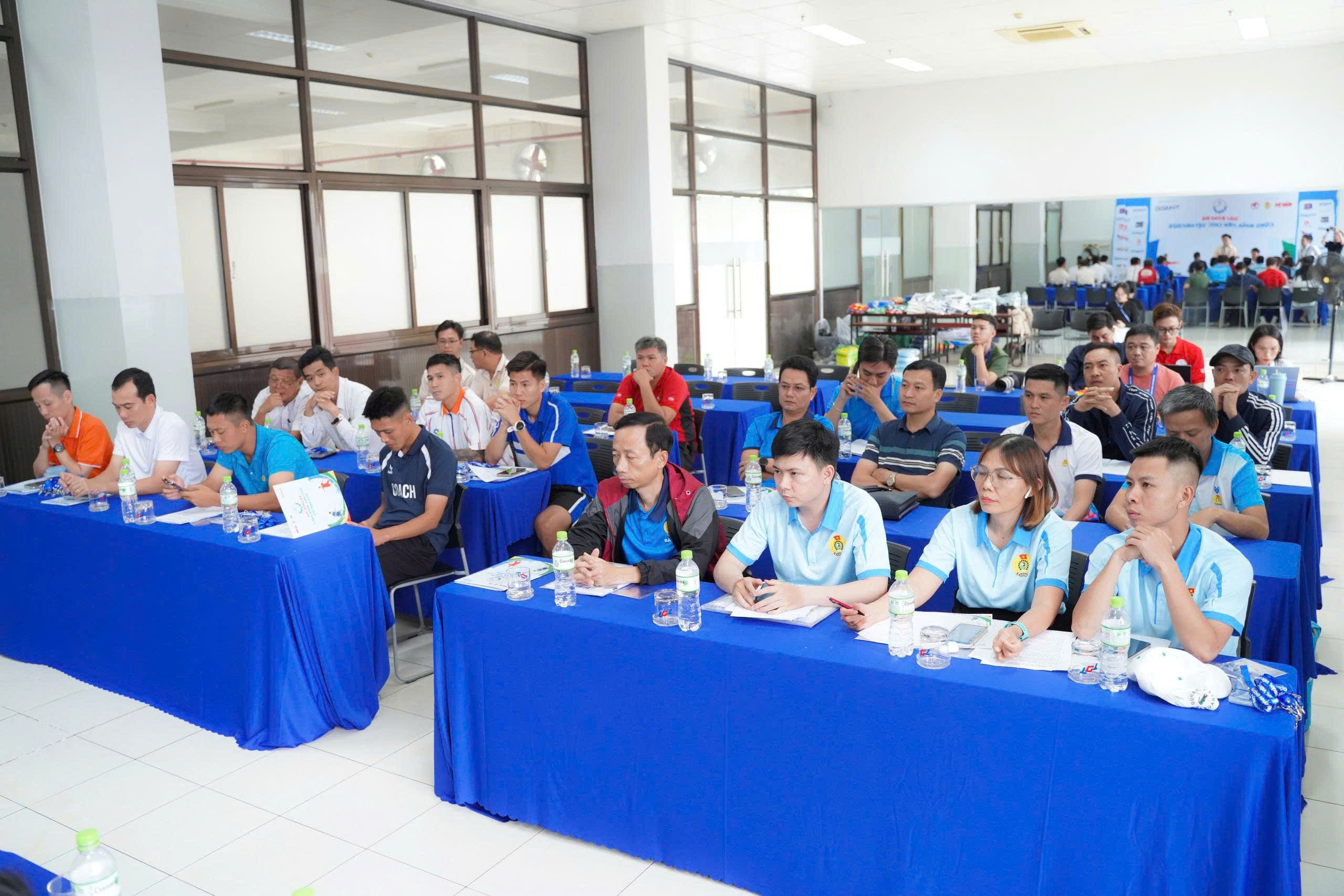 CÔNG NHÂN - Ảnh 1.