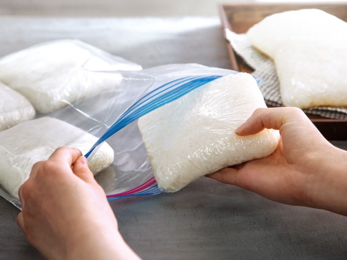 Chia cơm thành từng phần nhỏ, cấp đông để ăn dần là cách làm vừa tiện lợi vừa hỗ trợ giảm cân.