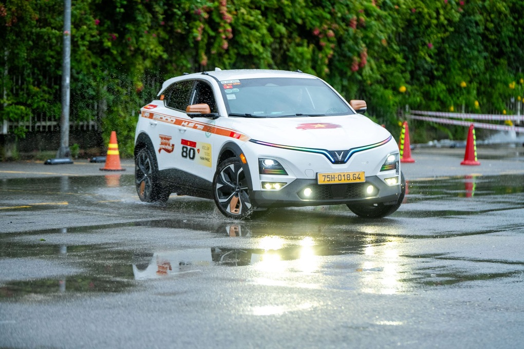 VF 6 chinh phục cả người lái lẫn người ngồi sau - 2