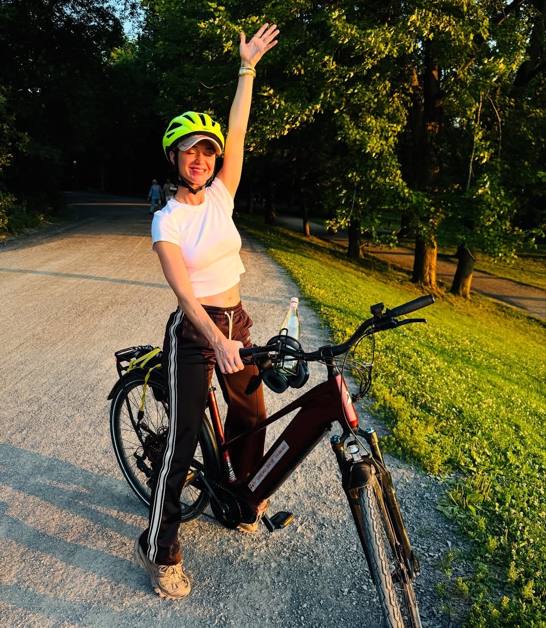 Katy Perry mê pickleball, ăn thực phẩm hữu cơ giữ vóc dáng - Ảnh 4.