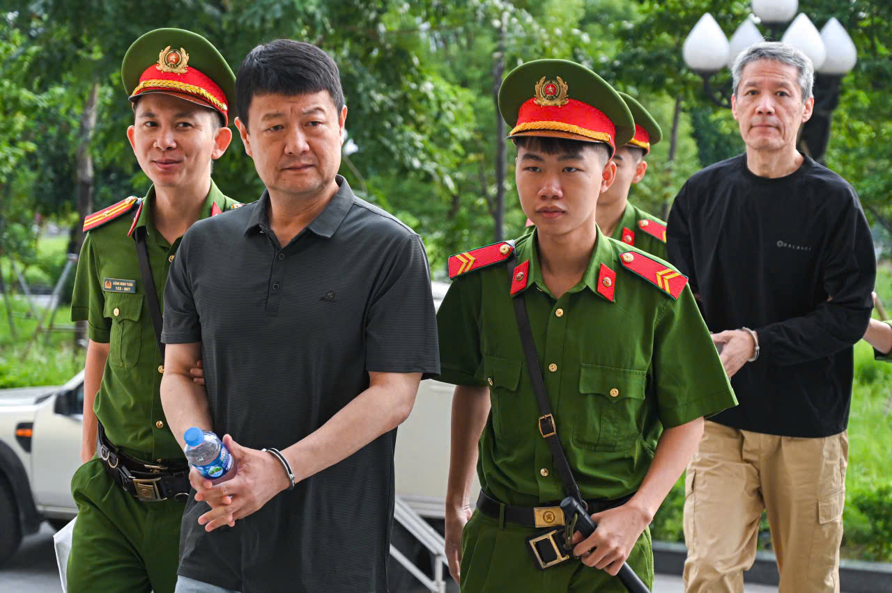 Cựu Phó Chủ tịch tỉnh Phú Thọ hầu toà trong vụ đánh bạc hàng trăm triệu USD ở khách sạn Pullman - Ảnh 3.