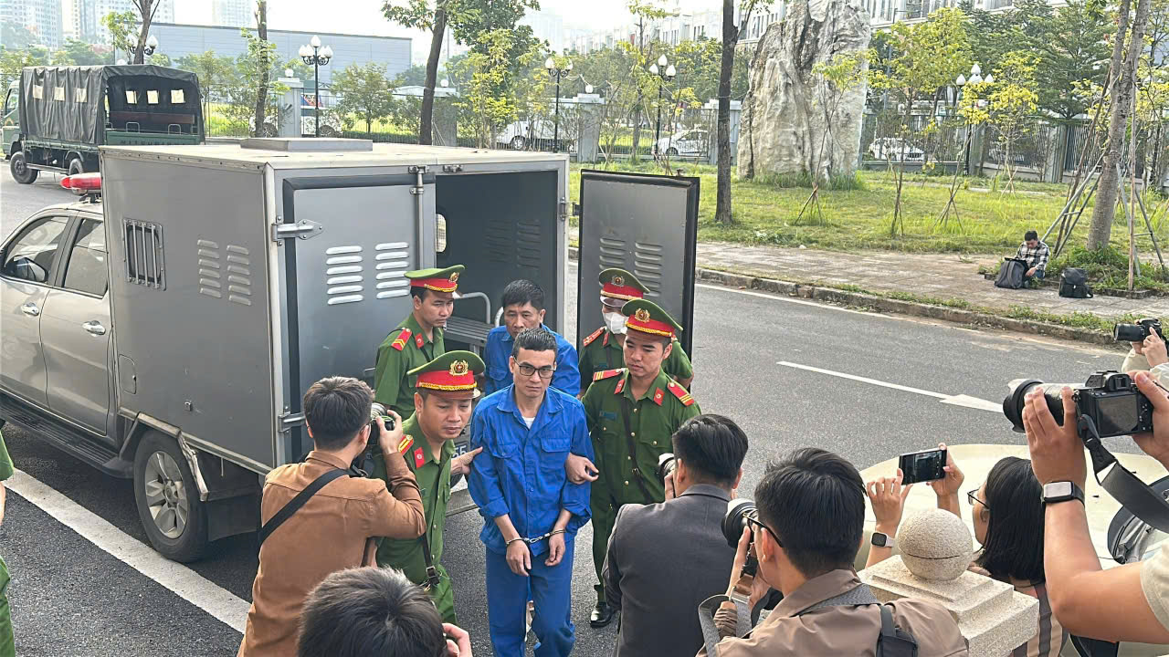 Cựu Phó Chủ tịch tỉnh Phú Thọ hầu toà trong vụ đánh bạc hàng trăm triệu USD ở khách sạn Pullman - Ảnh 2.