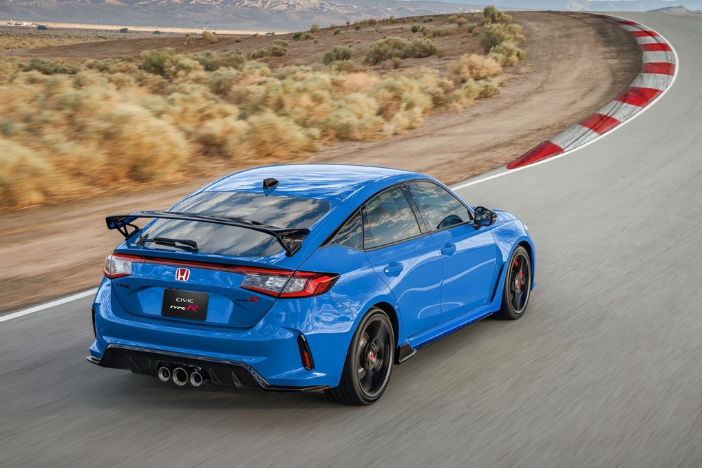 Giá gần 3 tỷ đồng, Honda Civic Type R ngừng bán tại Việt Nam sau 3 năm - 2
