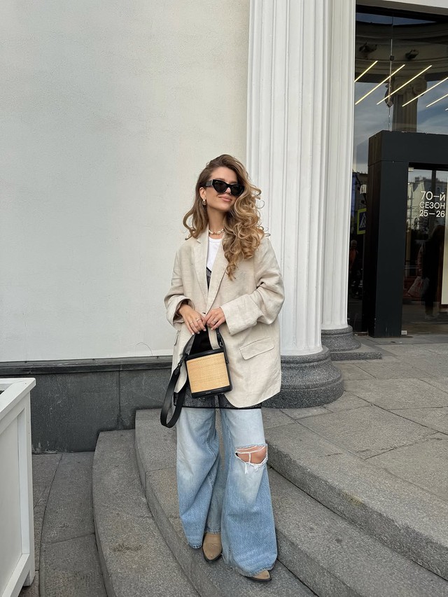 Quần jeans xanh 'vạn năng', bí quyết cho vẻ đẹp hoàn hảo năng động cả bốn mùa- Ảnh 4.