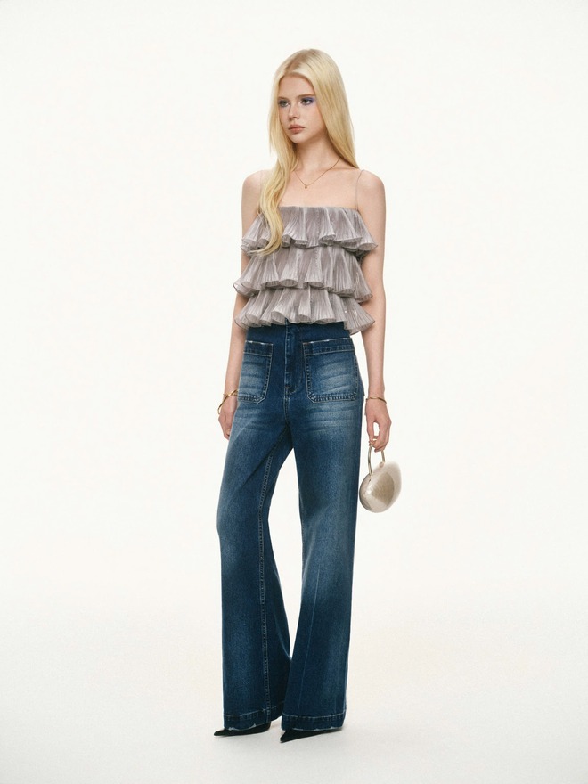 Quần jeans xanh 'vạn năng', bí quyết cho vẻ đẹp hoàn hảo năng động cả bốn mùa- Ảnh 8.