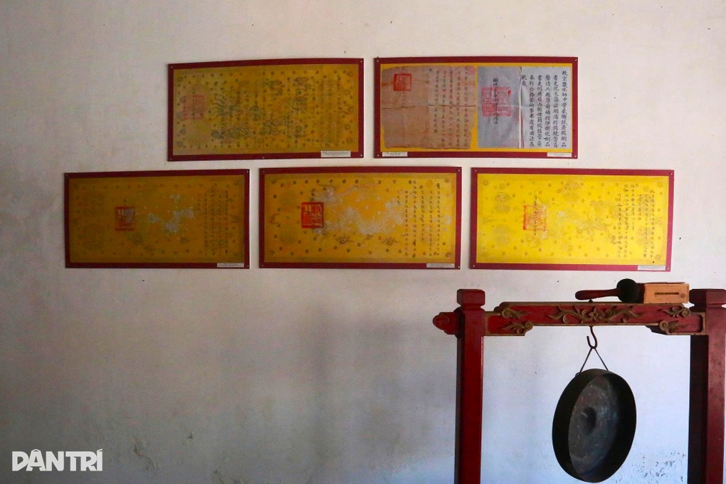 Đình cổ 300 năm tuổi đặt tên theo cặp voi chầu, lưu giữ 10 đạo sắc phong - 3