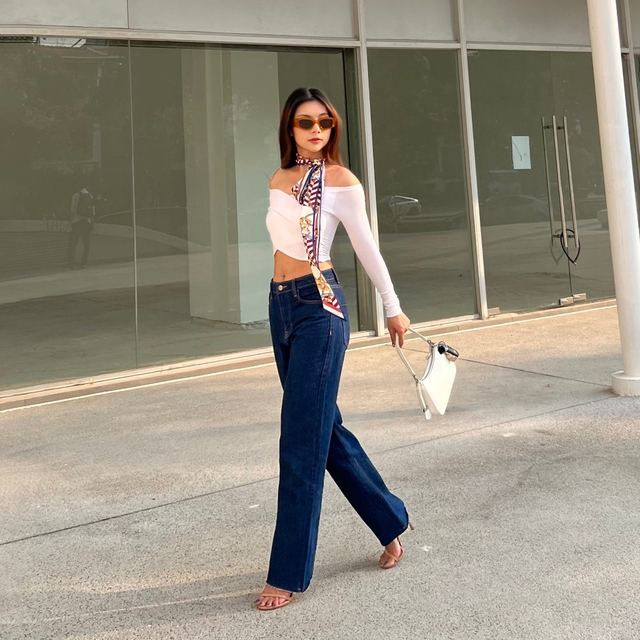 Mặc đẹp cho mọi dáng người với quần jeans cạp trễ- Ảnh 4.