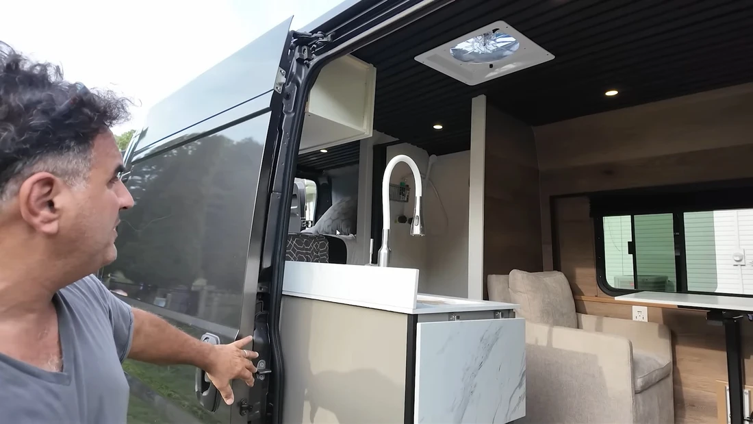 nhà di động - Ảnh 6.