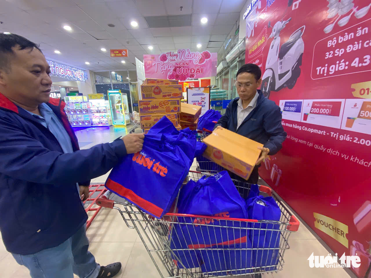 cứu trợ - Ảnh 12.