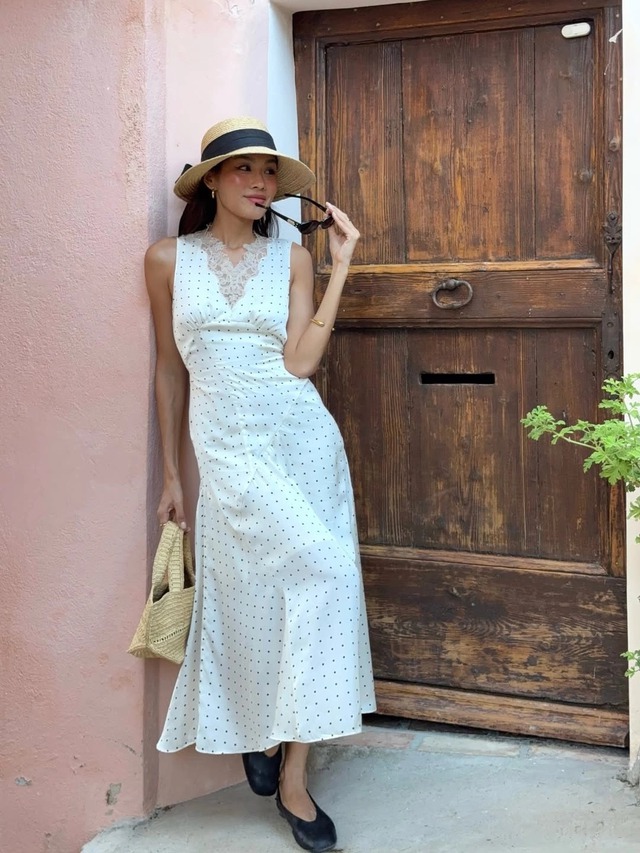 Họa tiết chấm bi 'tái xuất' giúp nàng thanh lịch ở mọi nơi 7 Họa tiết chấm bi 'tái xuất' giúp nàng thanh lịch ở mọi nơi - Ảnh 7.