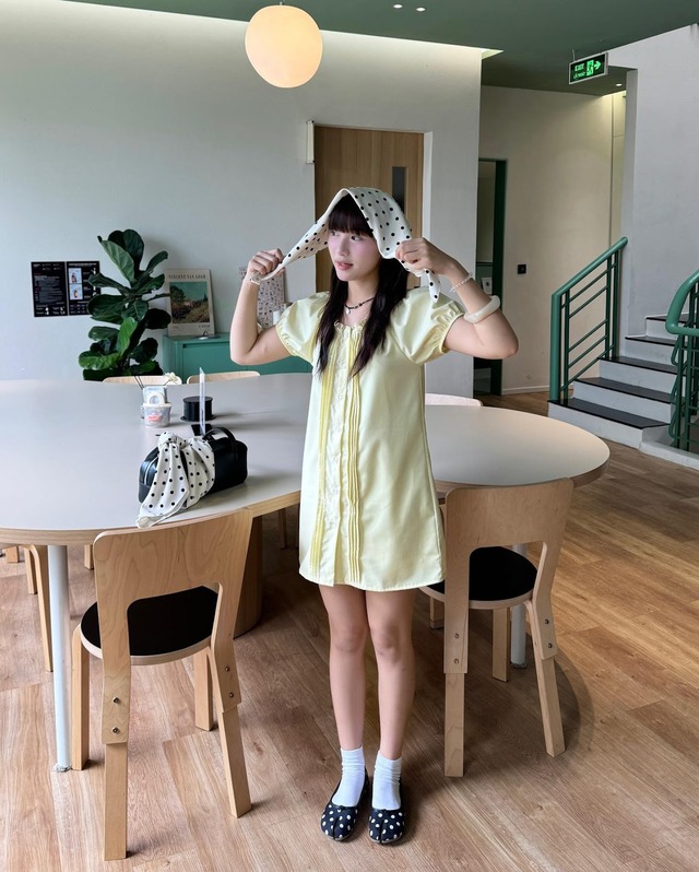 Họa tiết chấm bi 'tái xuất' giúp nàng thanh lịch ở mọi nơi 8 Họa tiết chấm bi 'tái xuất' giúp nàng thanh lịch ở mọi nơi - Ảnh 8.