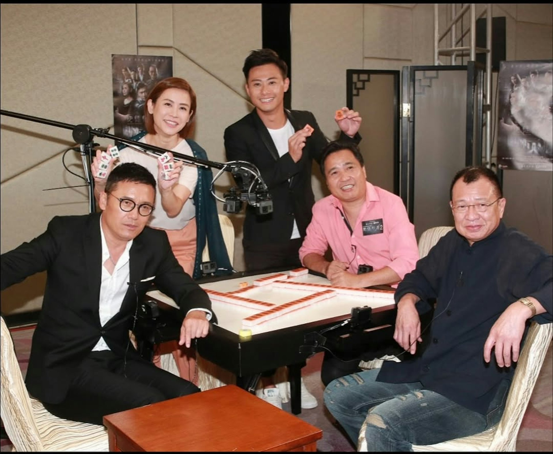 Xa Thi Mạn và loạt nghệ sĩ Hồng Kông bùi ngùi tưởng nhớ Hứa Thiệu Hùng 3 Xa Thi Mạn và loạt nghệ sĩ Hồng Kông bùi ngùi tưởng nhớ Hứa Thiệu Hùng - Ảnh 3.