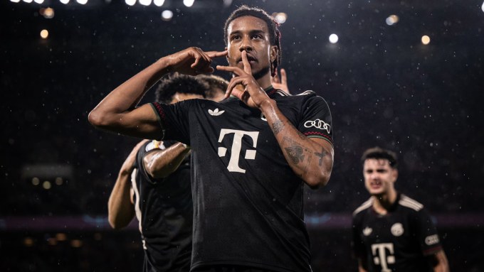 Michael Olise mừng bàn ấn định tỷ số. Ảnh: FC Bayern