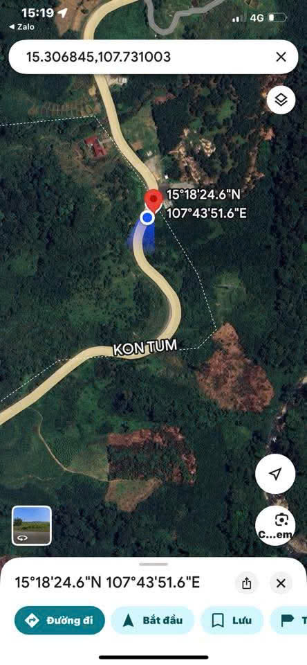 Dùng máy bay không người lái đưa nhu yếu phẩm lên đèo Lò Xo tiếp tế cho tài xế bị kẹt - Ảnh 2.