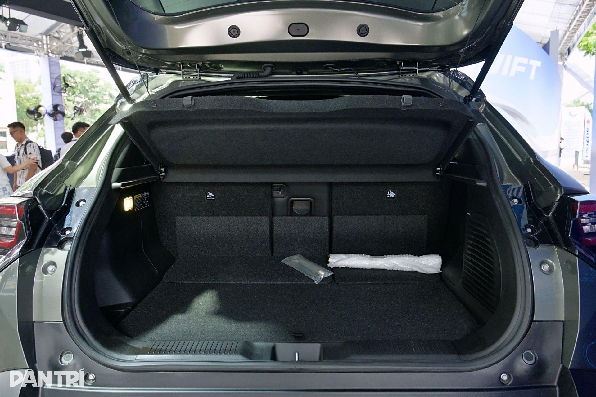 Xe điện Suzuki e Vitara vừa về Việt Nam có gì để cạnh tranh nhóm B-SUV? - 9