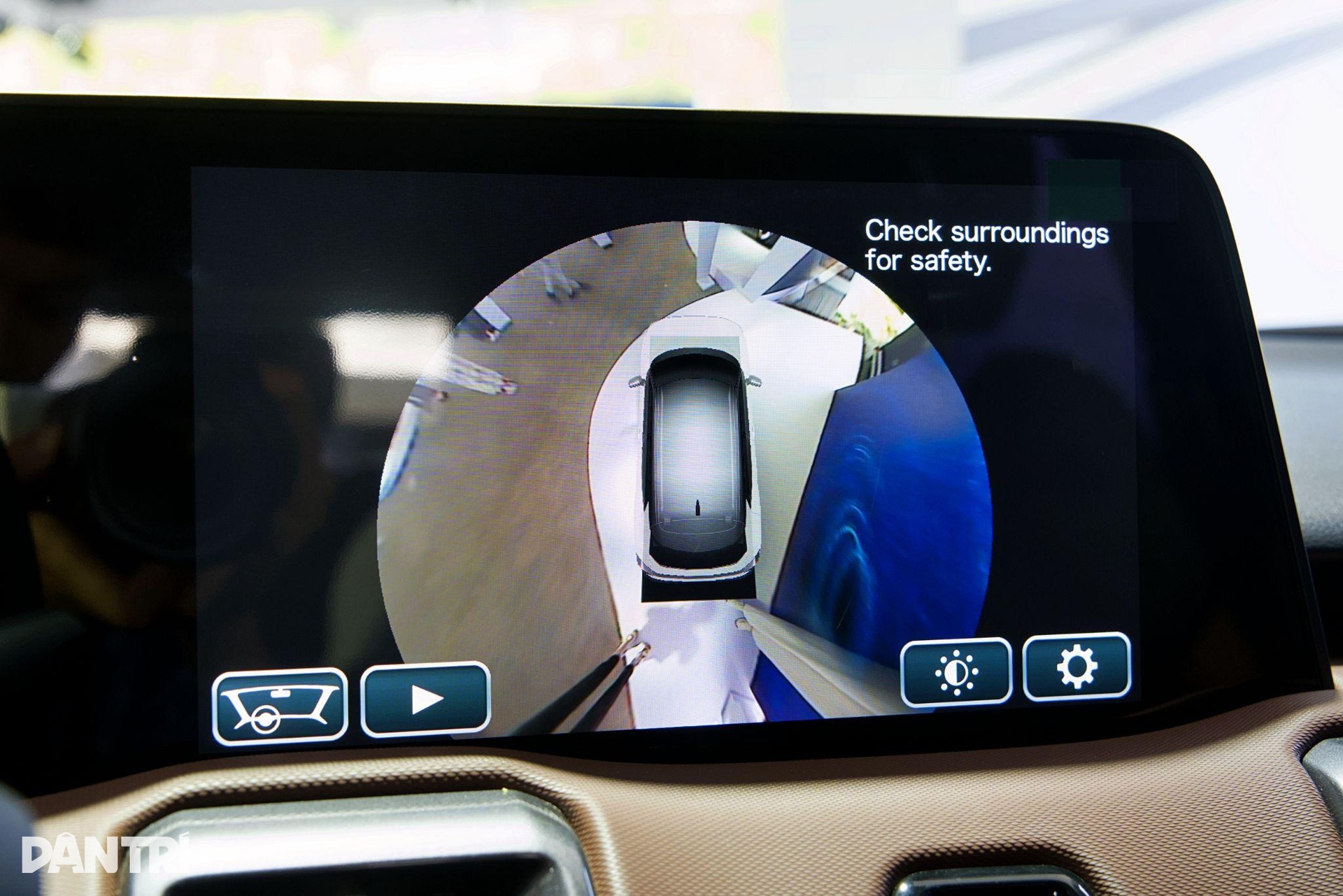 Xe điện Suzuki e Vitara vừa về Việt Nam có gì để cạnh tranh nhóm B-SUV? - 10