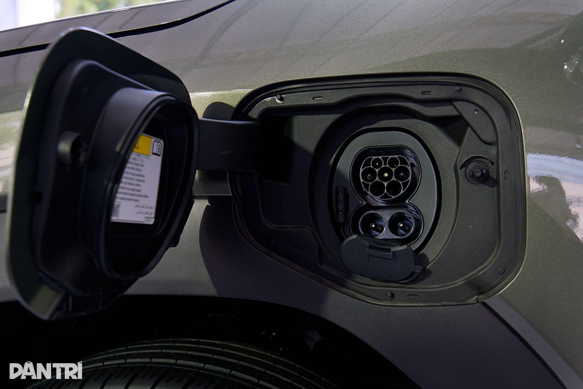 Xe điện Suzuki e Vitara vừa về Việt Nam có gì để cạnh tranh nhóm B-SUV? - 11