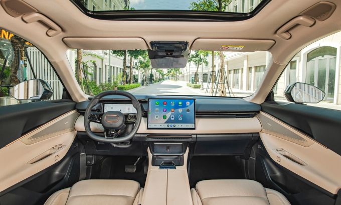 Thiết kế nội thất Lynk & Co 08 trẻ trung và nhiều công nghệ. Ảnh: Lynk&Co