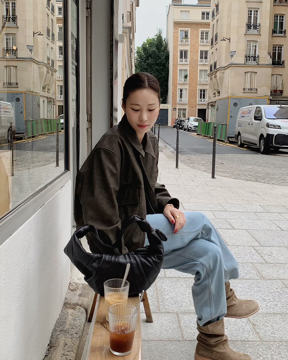 1761831858 782 Ket hop 4 kieu ao khoac nay voi quan jeans