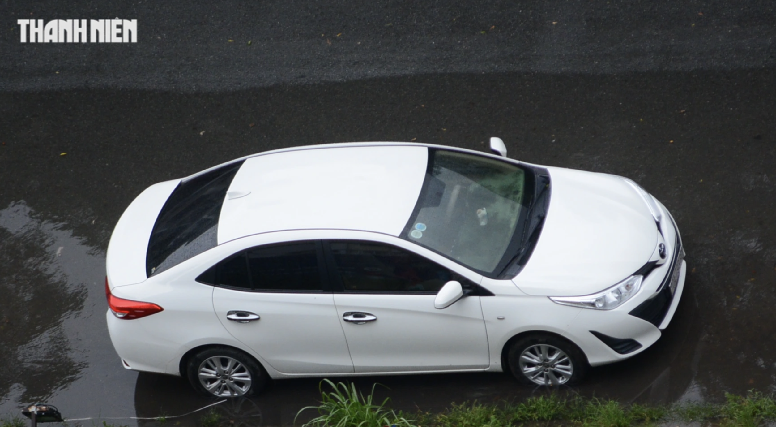 5 nguyên tắc vàng khi sử dụng ô tô mùa mưa bão, tài xế cần biết- Ảnh 4.