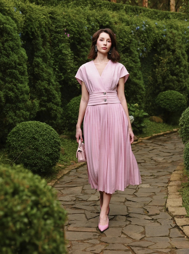 Diện sắc hồng đa phong cách- Ảnh 7.