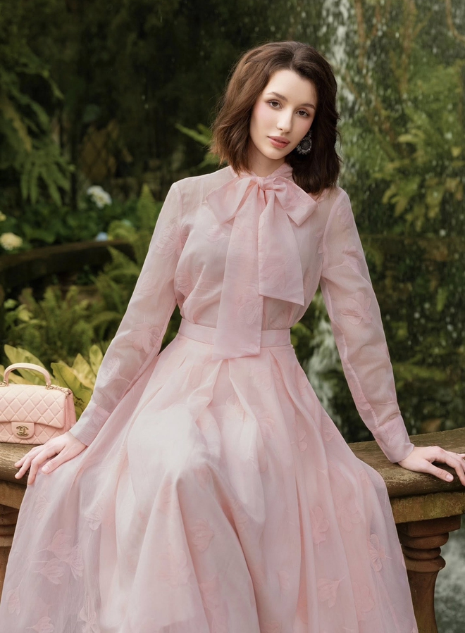 Diện sắc hồng đa phong cách- Ảnh 10.