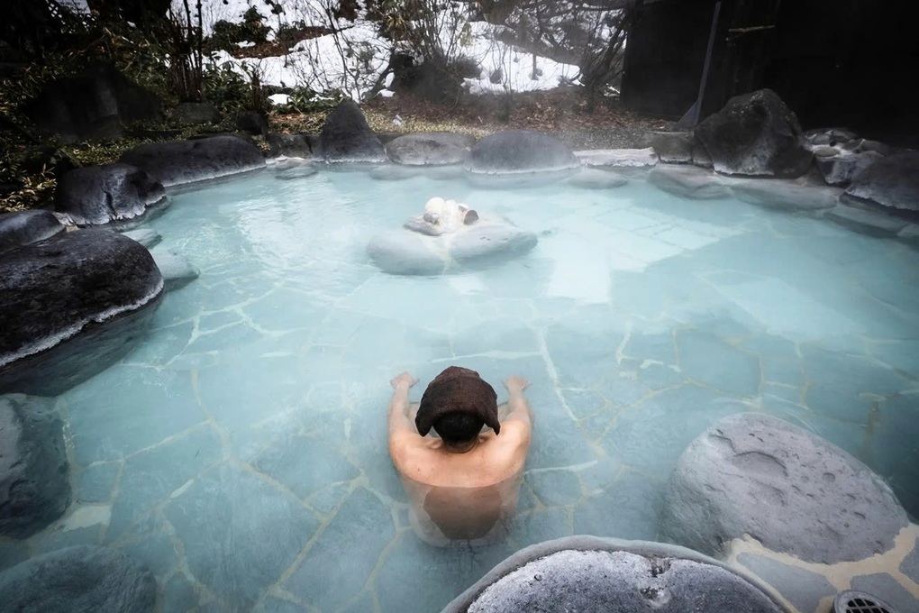 Có gì bên trong suối nước nóng khỏa thân ở Nhật Bản - 3