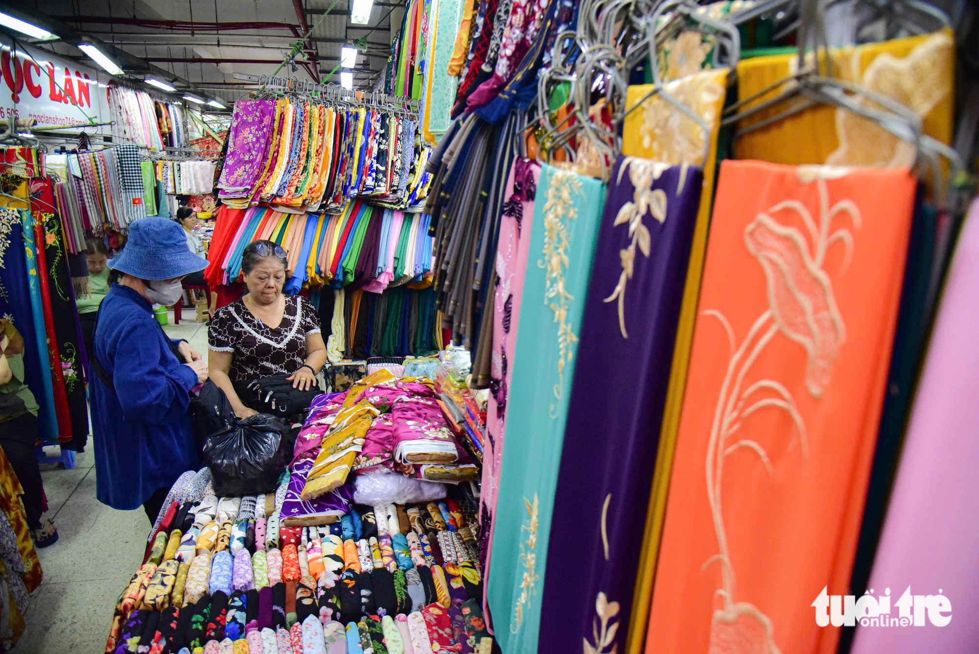 Phường Bình Tây làm mô hình 'chợ thông minh', để chuyển đổi số không chỉ nằm trên giấy 2 chuyển đổi số - Ảnh 2.