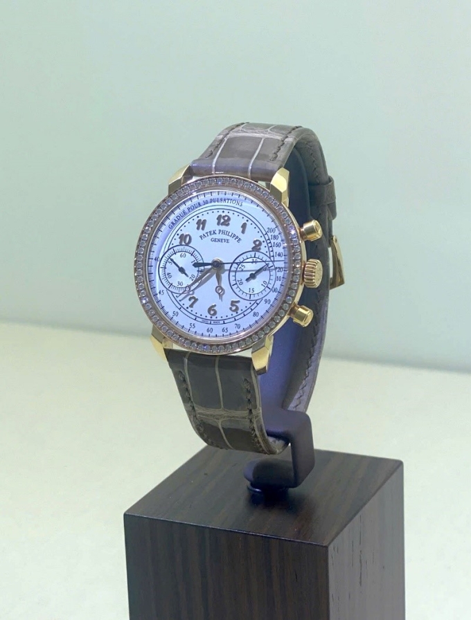 Chiếc Patek Philippe đầu tiên bán ra tại cửa hàng chính hãng thứ hai ở Việt Nam.