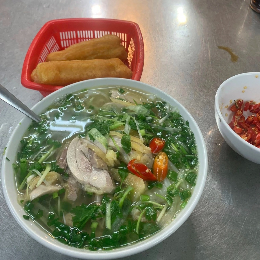 Ăn phở giá 150.000 đồng và 60.000 đồng ở Hà Nội, khách nước ngoài nói gì? - 3