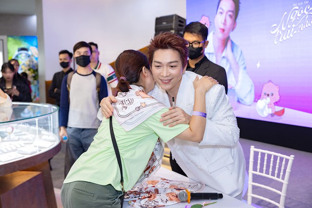 STYLE by PNJ khởi động chiến lược thời trang fandom: Cháy hàng trong 30 phút- Ảnh 4.