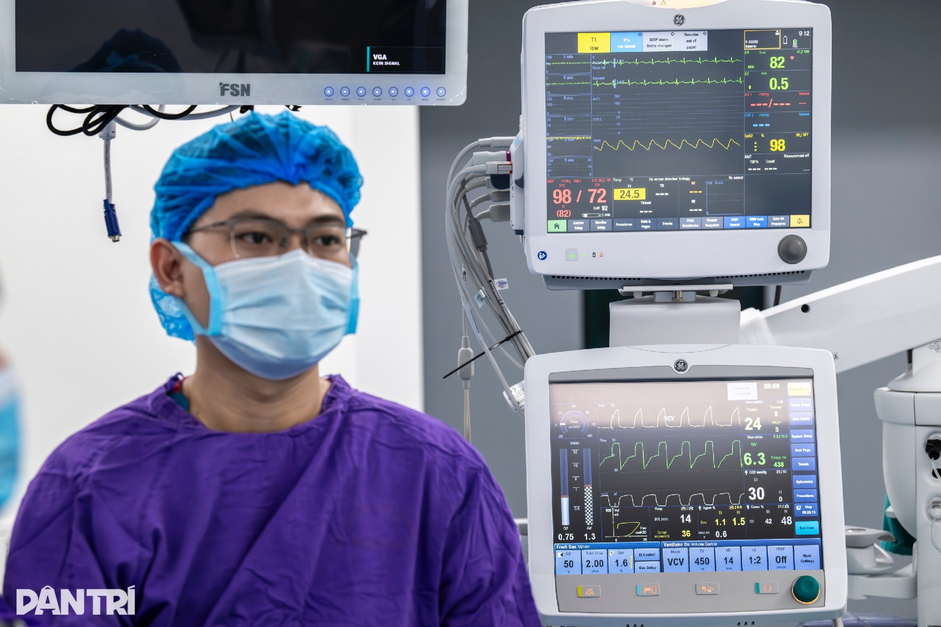 Xem bác sĩ thâm nhập dạ dày truy vết ung thư - 3