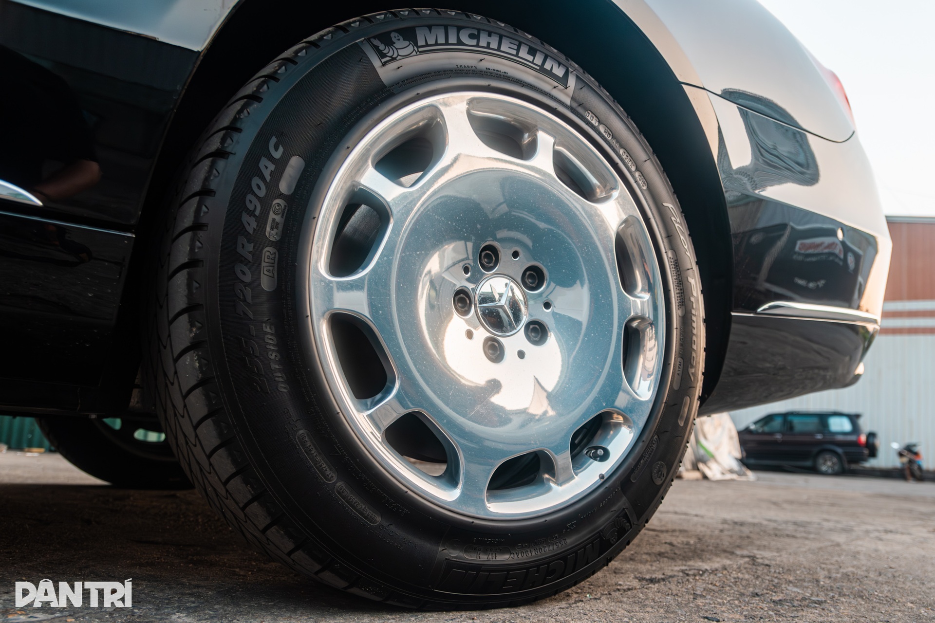 Cận cảnh S 650 Pullman giá 30 tỷ của đại gia Hà Nội, thay bộ lốp mất 4 ngày - 7