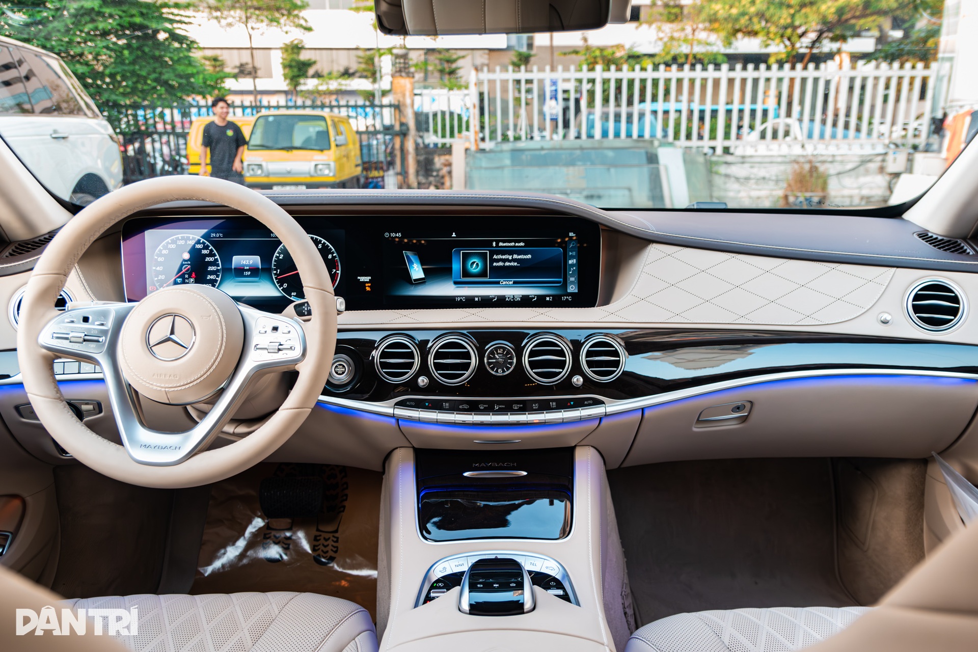 Cận cảnh S 650 Pullman giá 30 tỷ của đại gia Hà Nội, thay bộ lốp mất 4 ngày - 10