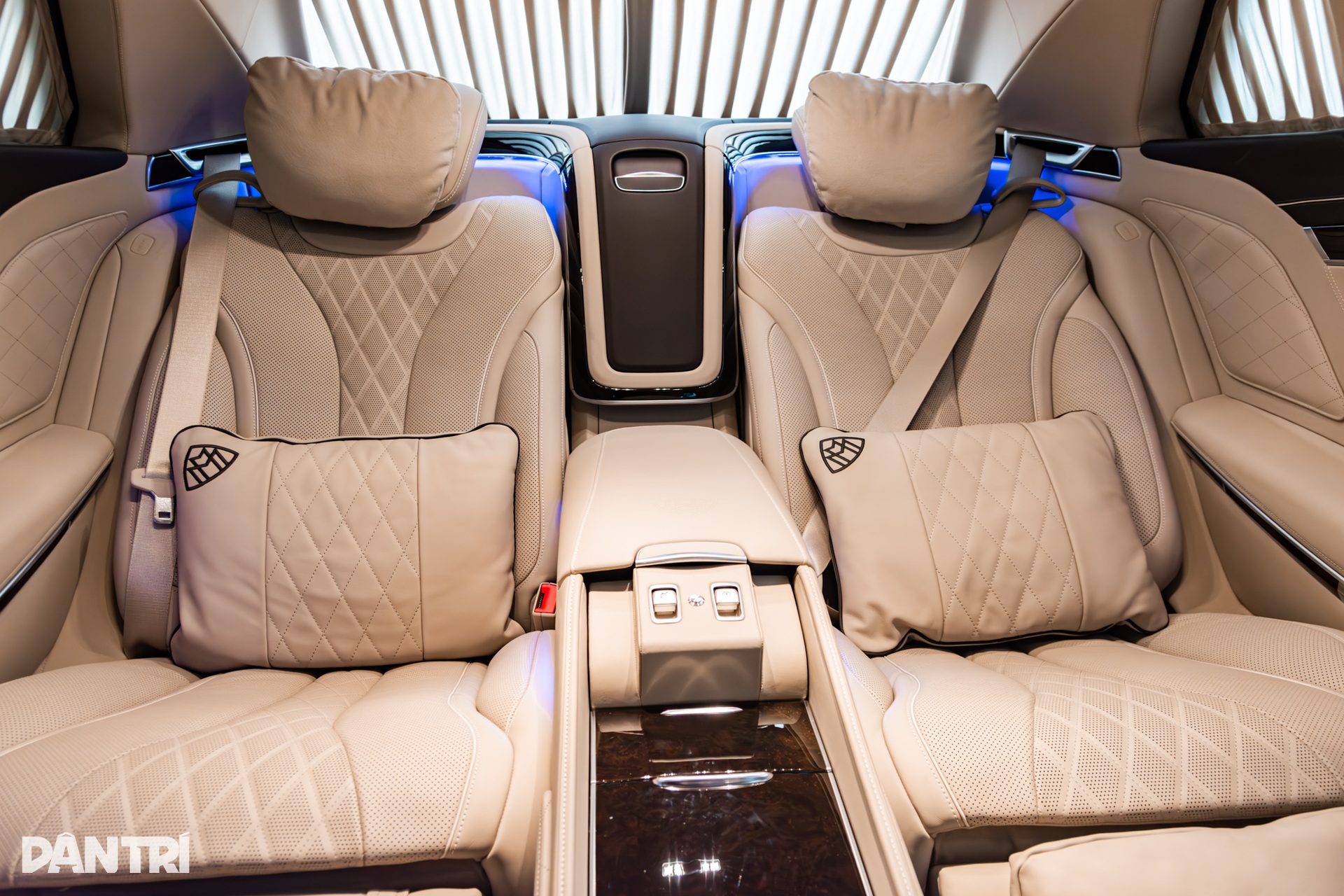 Cận cảnh S 650 Pullman giá 30 tỷ của đại gia Hà Nội, thay bộ lốp mất 4 ngày - 12