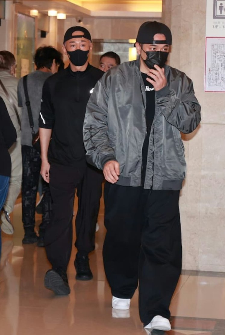 'Trùm vai phụ' Hứa Thiệu Hùng nguy kịch, loạt sao Hồng Kông tức tốc đến bệnh viện- Ảnh 2.