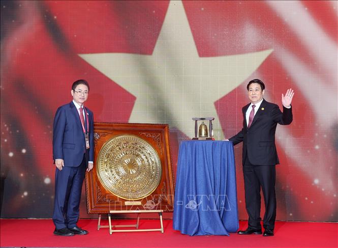 Tổng thống Hàn Quốc cam kết tăng ngành nghề nhận lao động, chuyển giao công nghệ cho Việt Nam  - Ảnh 2.