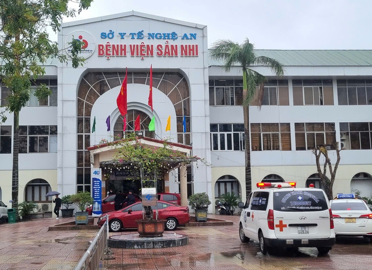 Công an thông tin chính thức vụ nhiều người bị thương do bị tấn công trong bệnh viện - Ảnh 2.